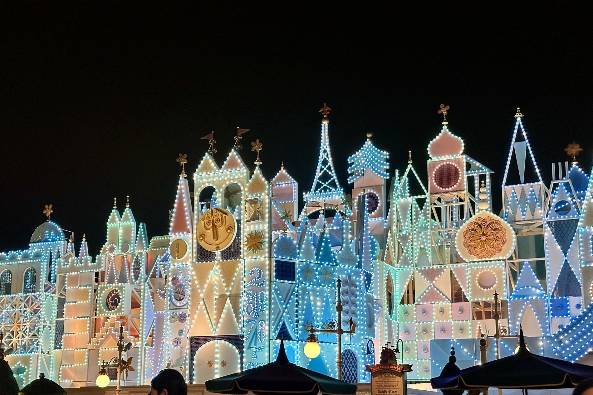 Dオタではない私が、子連れ香港ディズニーをゆるめに満喫した方法　　夜景　イッツ・ア・スモール・ワールド