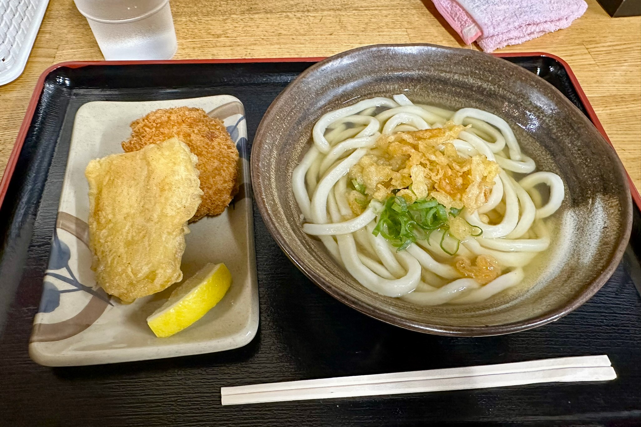 セルフうどんいわのや　かけうどん　コロッケ　とり天